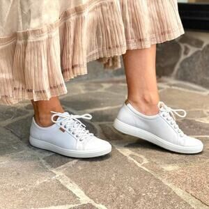 ECCO Women's 7-7.5 White Soft 7 Leather Low Top Sneakers Lace Up Casual LH2-25
